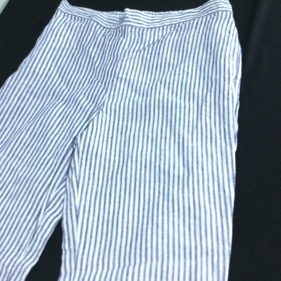 Chico's Striped Cropped PantsBlueWhite ButtonAccent Casual Summer Womens size 10 - Picture 3 of 8
